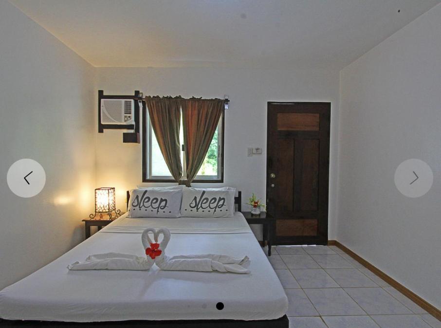 Ocean 101 Beach Resort General Luna  Zimmer foto